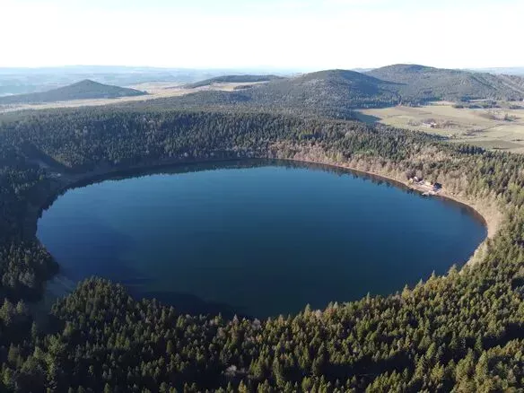 Le lac du Bouchet, en Haute Loire