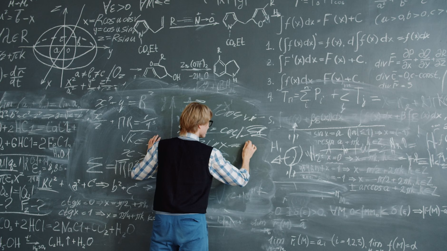 Formules et symboles de logique formelle sur un tableau