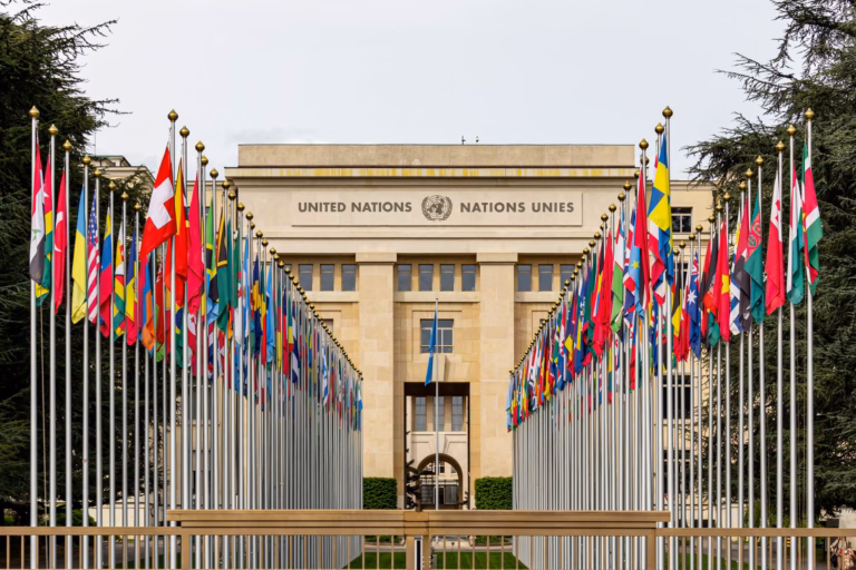 Alerte à l'ONU : Volker Türk met en garde contre le « risque existentiel » de l'IA et exige des règles contraignantes