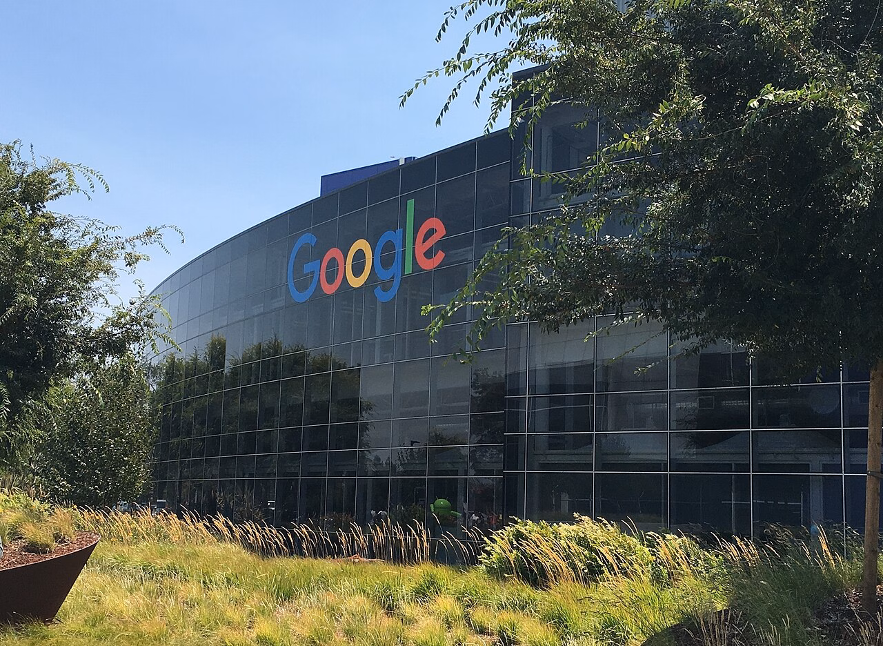 Façade du siège de Google au Googleplex à Mountain View